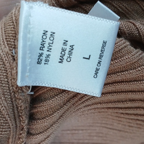 New York & Co NWT Light Brown Tan Ribbed Tunic Sweater With Front Slit Large - Picture 8 of 9